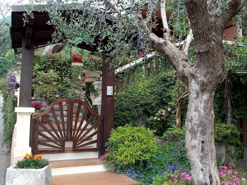 Apartment Appartamenti Il Vecchio Mulino Saló Italien